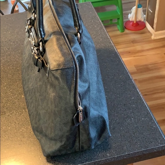 Black Michael kors bag - Picture 3 of 4